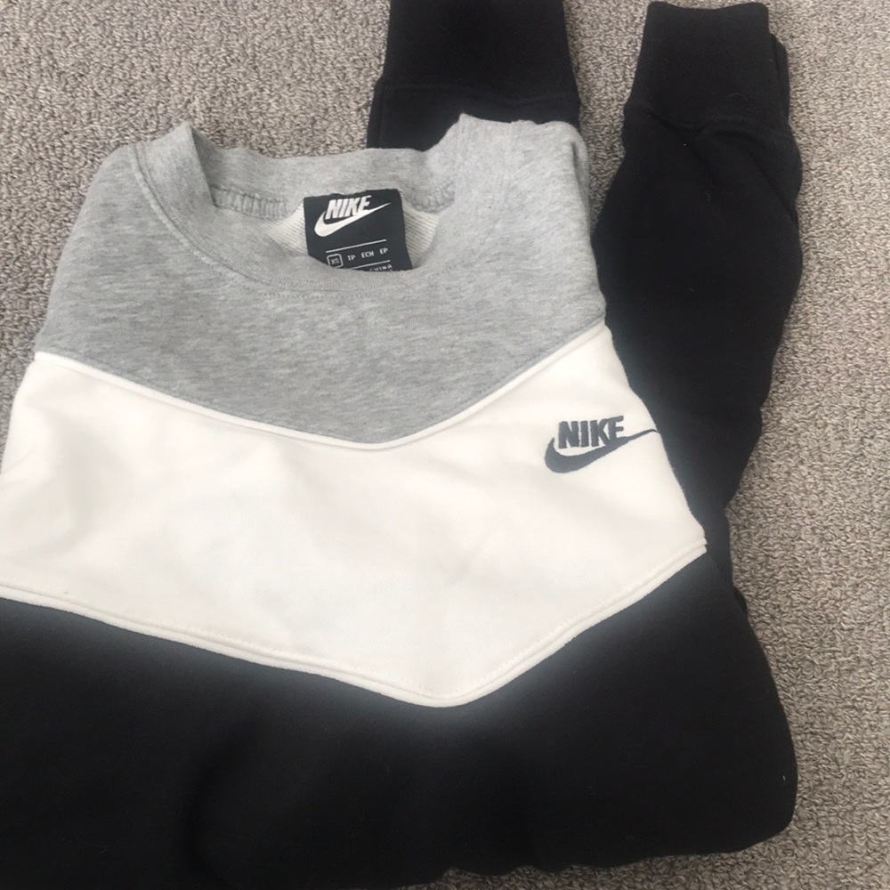 Nike Crop Pullover